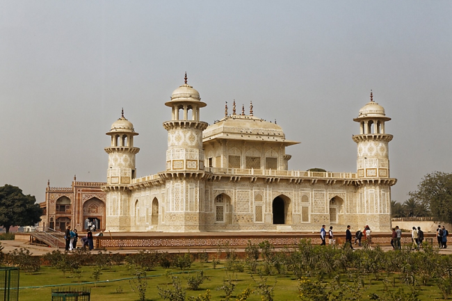 Agra-Baby Taj-010